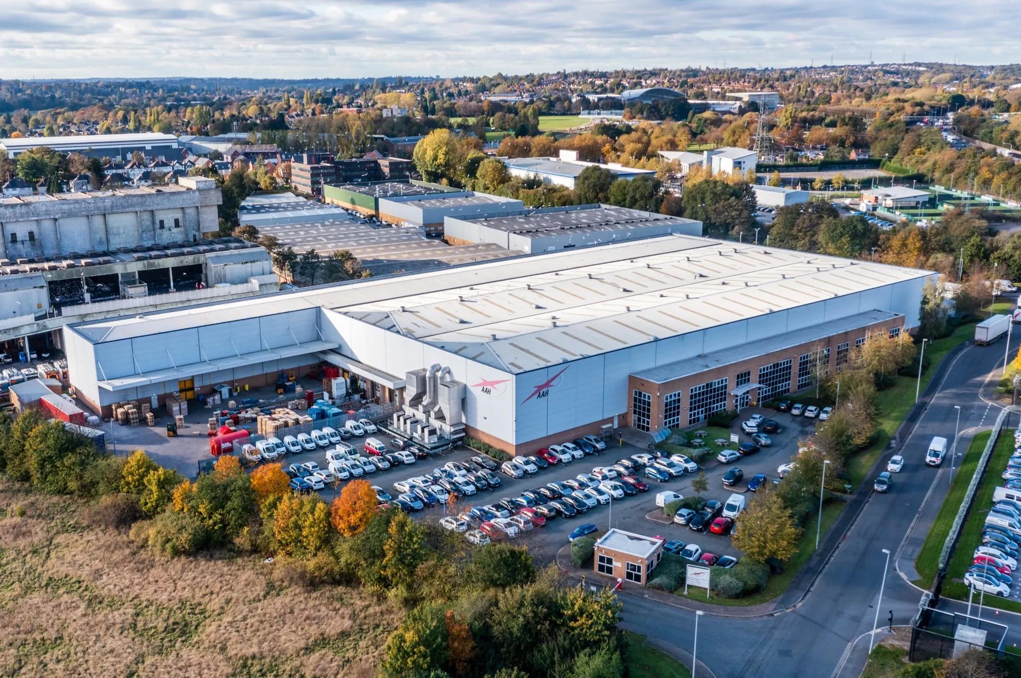 Oxford and M7 acquire seven asset 764,000 sq ft UK big box logistics portfolio for £202.5 million