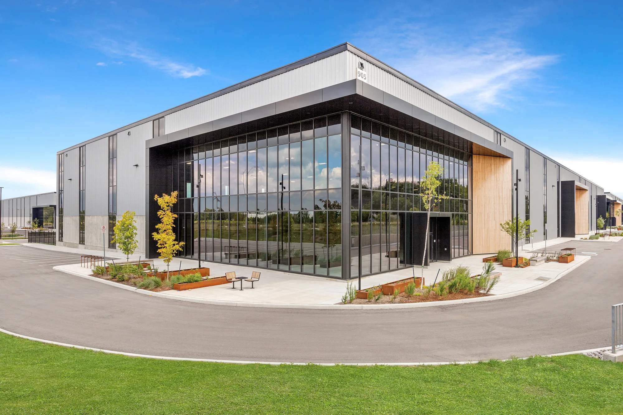 905 James Snow Parkway S